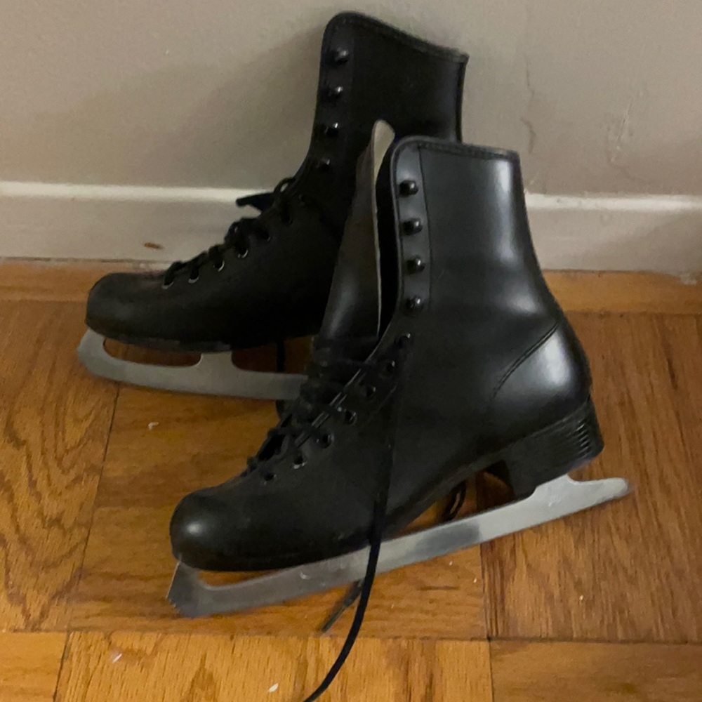 Black Figure Skates / Ice Skates